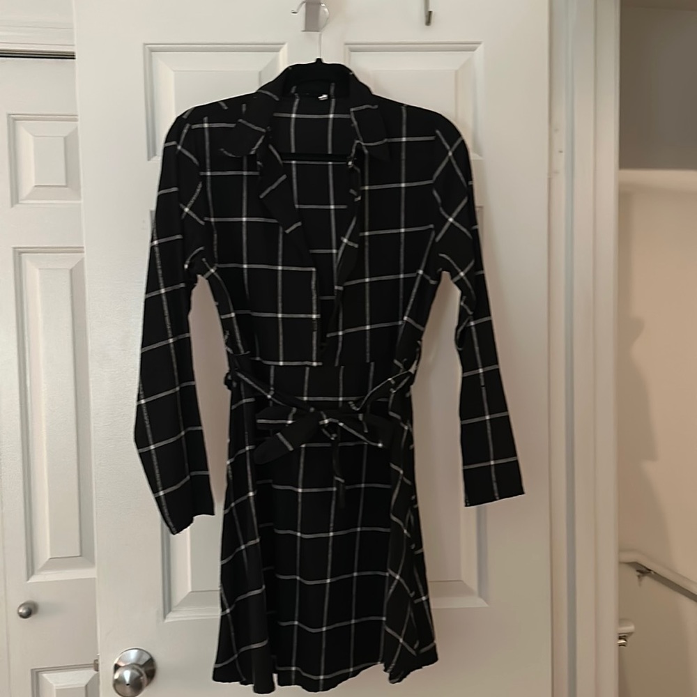Black and white long sleeve t shirt dress.